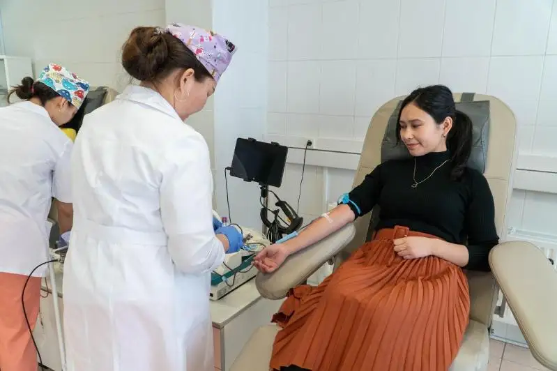 Біз біргеміз: Более 30 литров крови сдали в Нур-Султане волонтеры