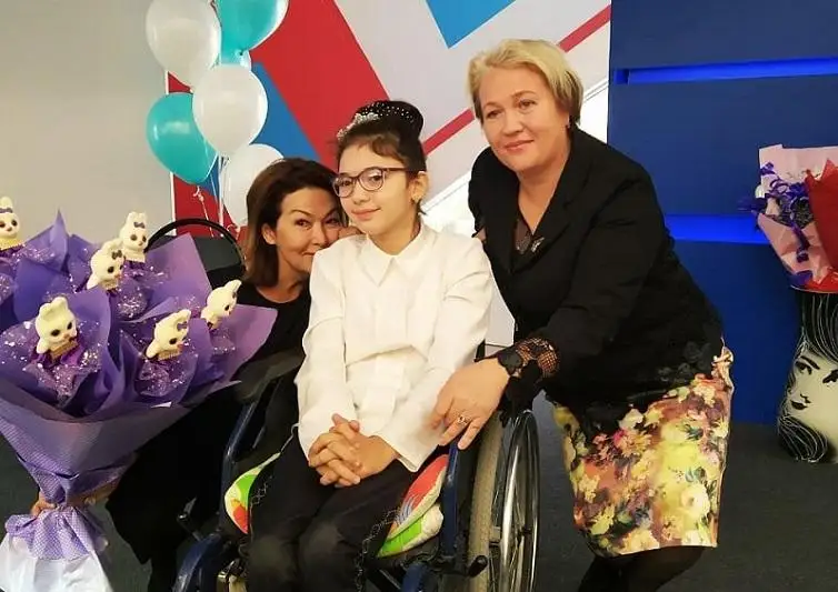 «Девочка-герой» Умидахон Ахунджанова из Тараза выпустила свою третью книгу