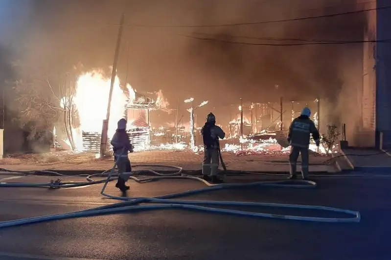 За сутки пожарные Шымкента совершили 10 выездов