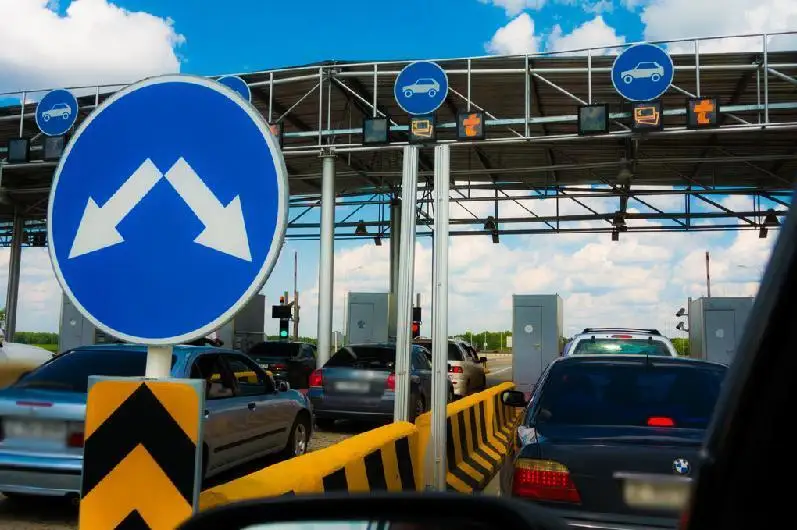 Сделать платными 11 тысяч км автодорог планируют в Казахстане