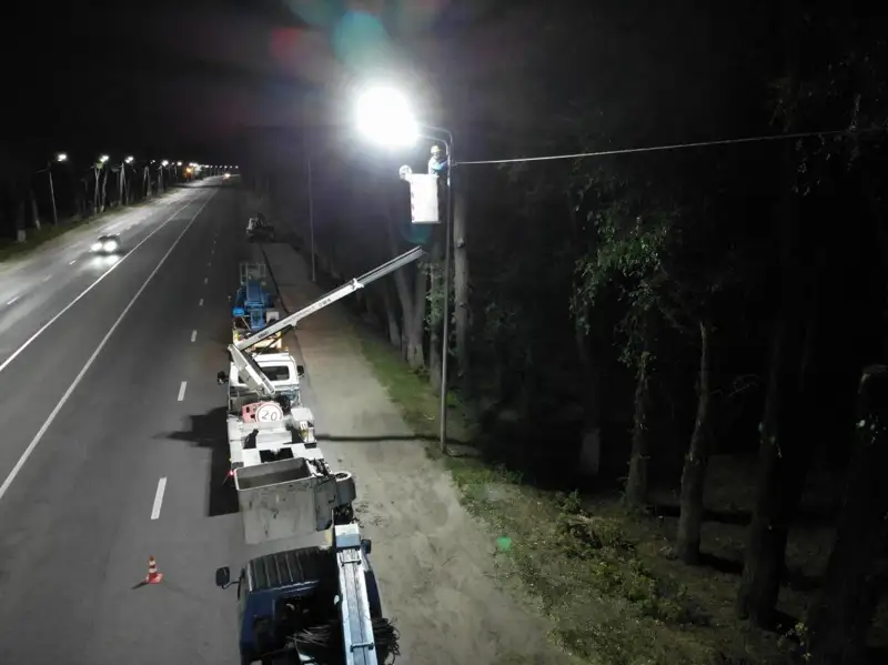 На 300 улицах Алматы появится освещение до конца года