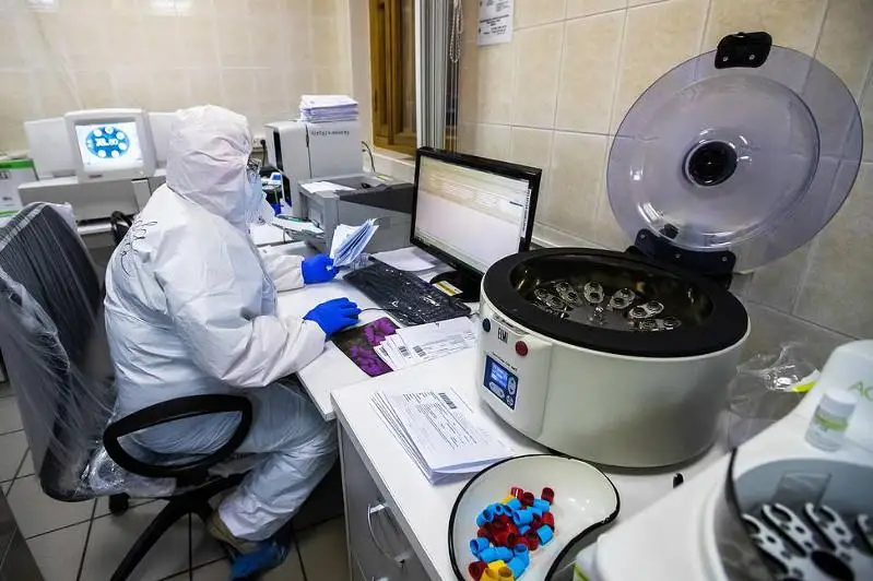 Число заболевших коронавирусом в России превысило 300 тысяч