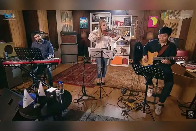 Праздничные манты и творческие планы: известная скрипачка Жамиля Серкебаева проводит юбилей на карантине