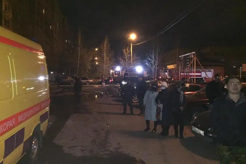 87 человек эвакуировали при пожаре в многоэтажке в Петропавловске