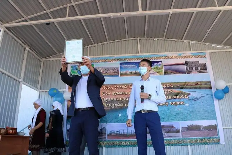 Выпускники школы сделали подарок родному селу Казталовского района ЗКО