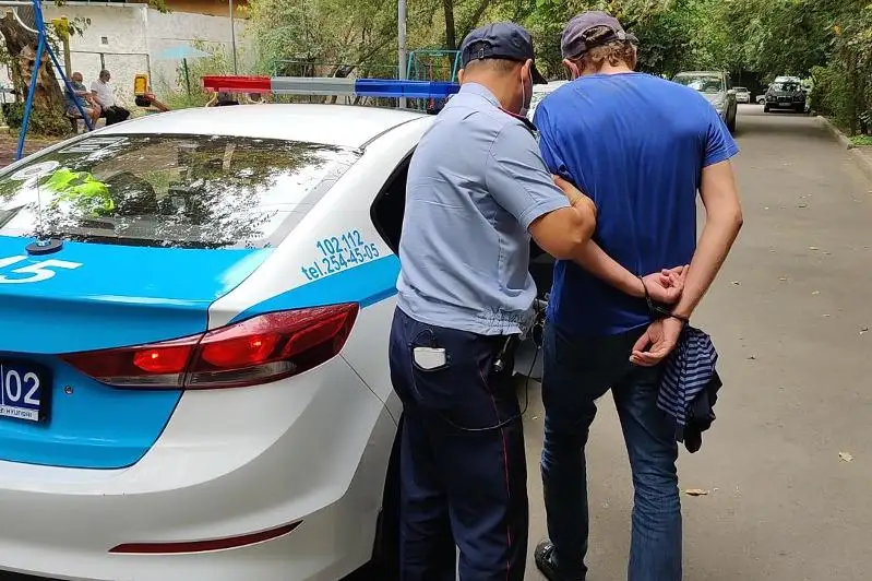 Мужчина с ножом напал на пенсионерку в Алматы