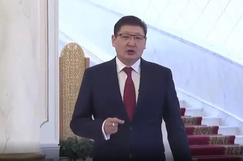 #Абай175: пресс-секретарь Президента РК Берик Уали передал эстафету по чтению стихов