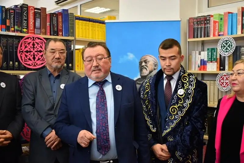 Книги Абая переданы в дар Центральной библиотеке Академии наук Словакии