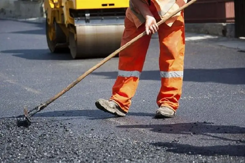 Столичную улицу Сауран частично перекрыли до 18 июня
