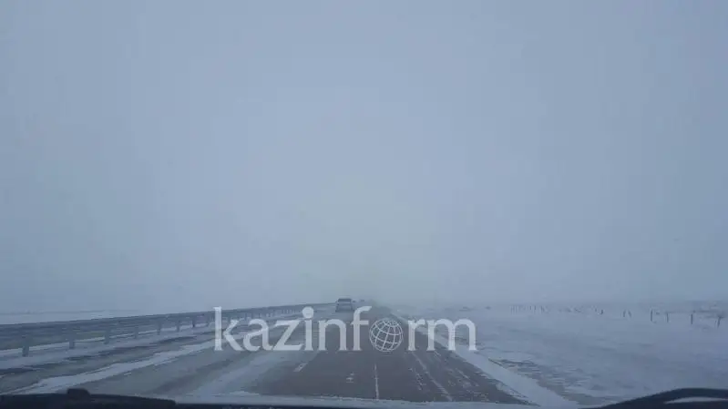 Закрыт выезд из столицы по всем направлениям и участок дороги в Акмолинской области