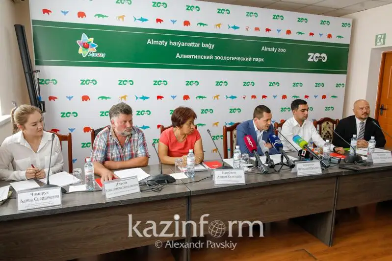 Сотрудников зоопарка Алматы уволили после гибели животных