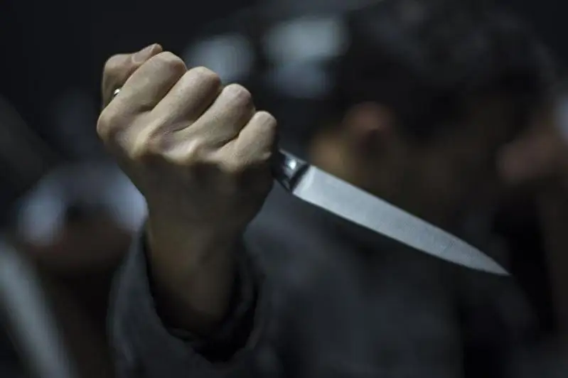 Напавший с ножом на людей мужчина госпитализирован в психдиспансер Алматы