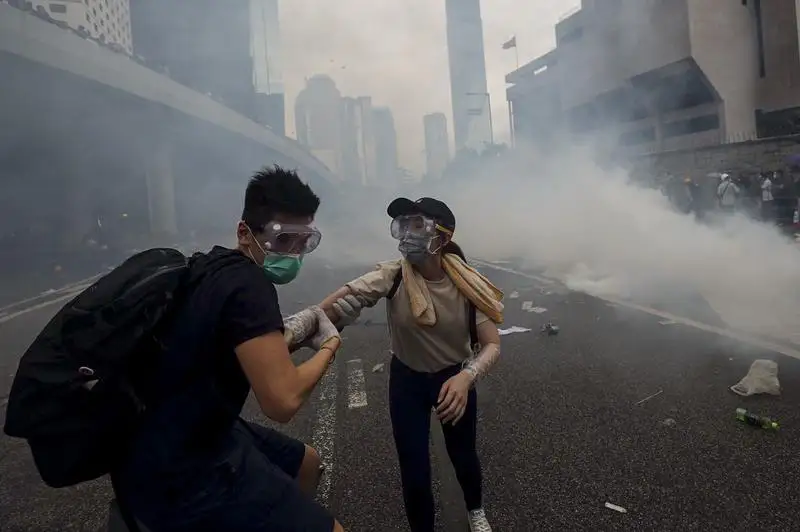 МИД рекомендовал казахстанским студентам покинуть Гонконг