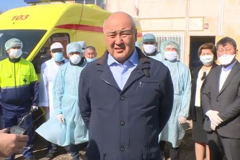 Аким Туркестанской области посетил блокпост для круглосуточного наблюдения за въездом граждан в регион