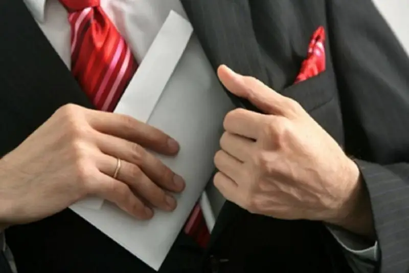 Какая сумма поощрения предусмотрена для сообщивших о фактах коррупции