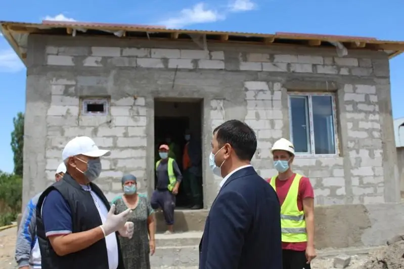 В Толебийском районе ведется строительство 42 домов, поврежденных селевым потоком