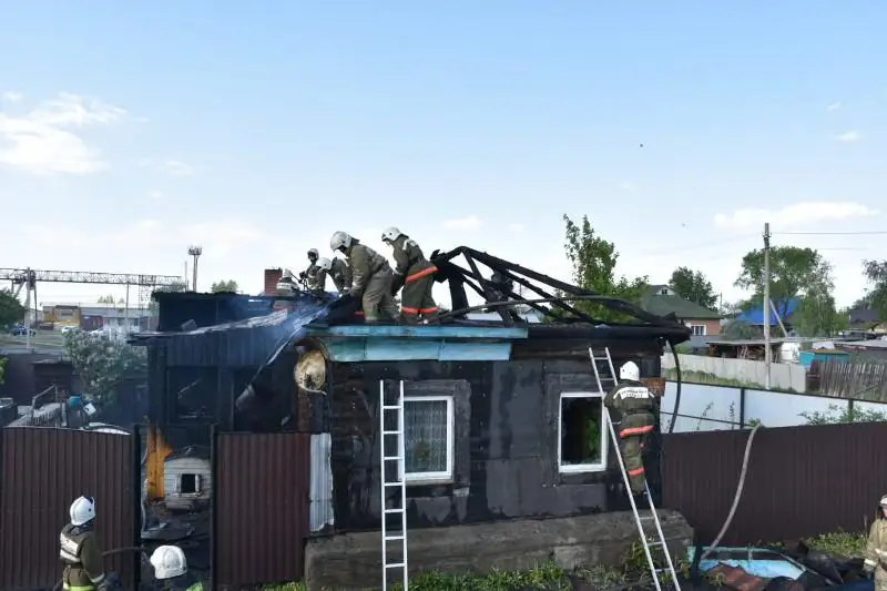 Пожар в Петропавловске: погиб мужчина, ребенка удалось спасти