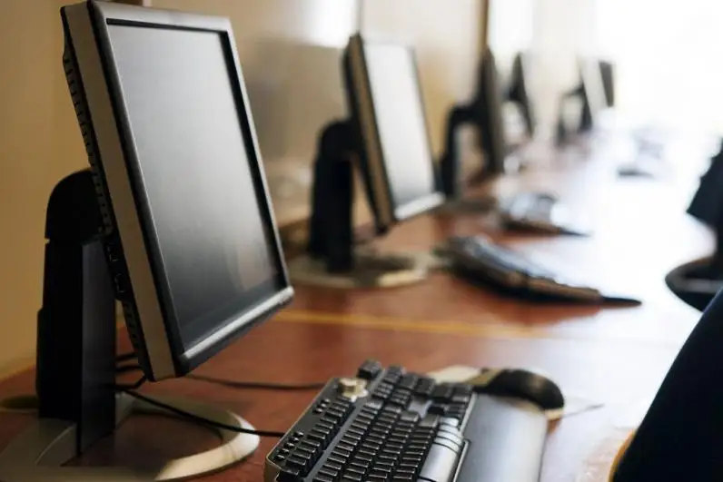 Почему Казахстан отказался от средств Всемирного банка для приобретения школьных компьютеров