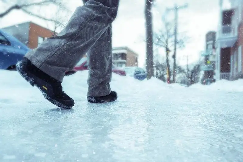 Жителей и гостей Алматы предупредили о гололеде