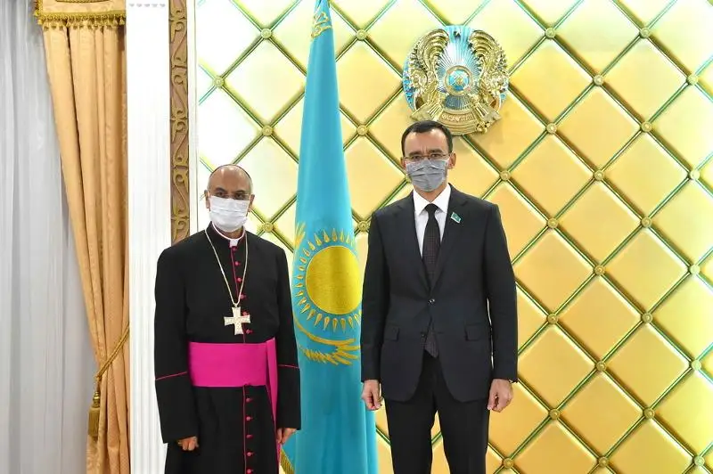 Спикер Сената встретился с представителем Ватикана в Казахстане