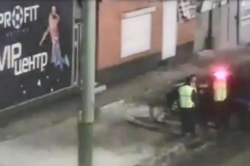 Телевизоры украли взломщики букмекерской конторы в Таразе