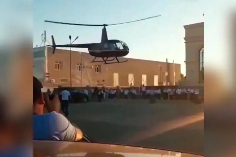 Прибыли на свадьбу на вертолете: КГА отстранил пилота от полетов