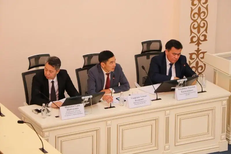 Казахстанских врачей проверят на знание ОСМС и ГОБМП