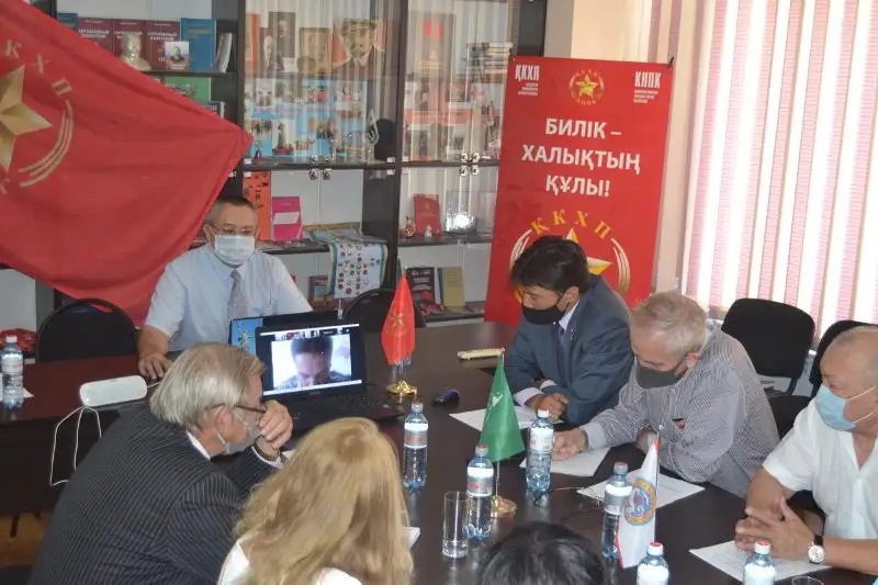 Информировать людей о реформе ЖКХ просят алматинские активисты