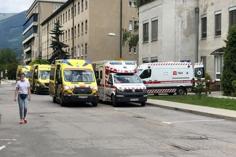 Неизвестный совершил нападение на школу в Словакии