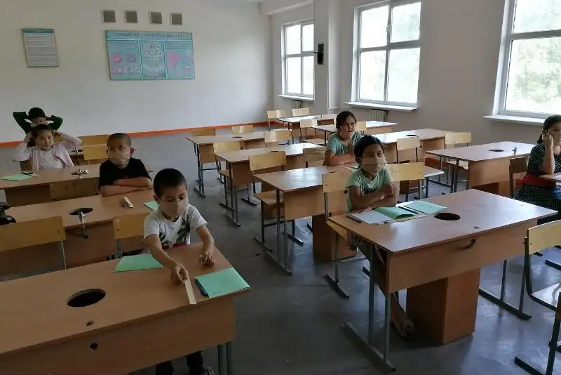 Школьники Мактааральского района продолжили дистанционное обучение в эвакуационных пунктах