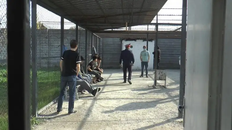 Как отбывают наказание нарушители режима карантина в Алматы