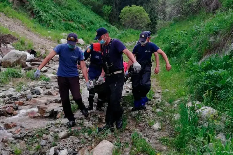 Потерявшегося в горах близ Алматы мужчину искали всю ночь