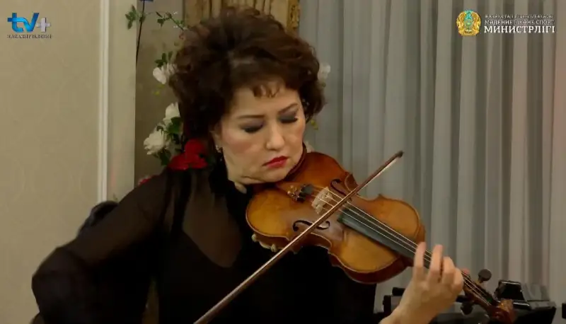 Айман Мусаходжаева провела онлайн-концерт в рамках проекта «Звезда на карантине»