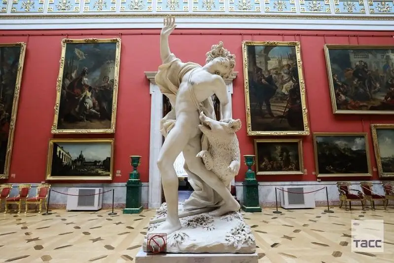 Эрмитаж и Русский музей поэтапно открываются после четырехмесячного перерыва