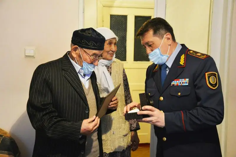 Участника штурма Берлина, 94-летнего Мурата Жанали поздравили в Жамбылской области