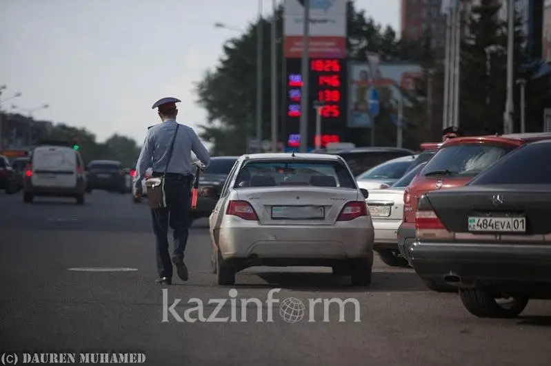 Жезлы вернут казахстанским полицейским 1 сентября