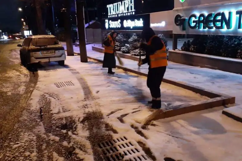 Пять сантиметров снега выпало в Алматы