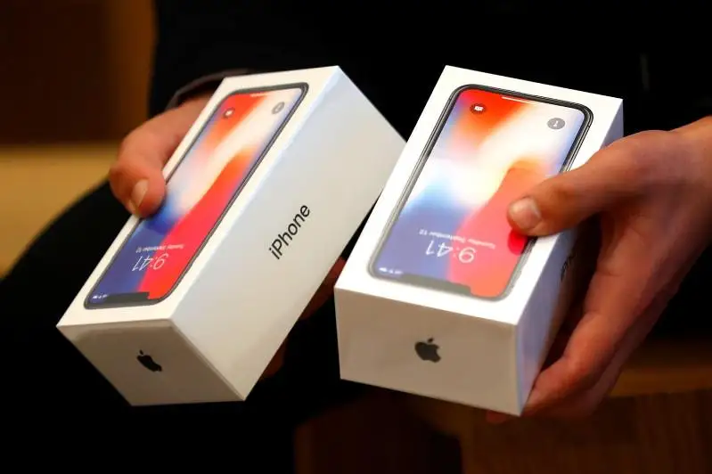 Около 4 тысяч дорогих телефонов пытался ввезти кыргызстанец в Казахстан