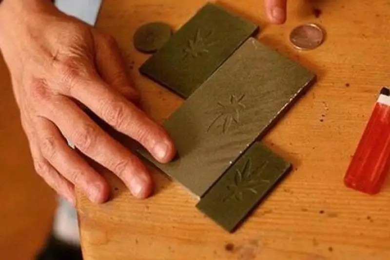 Братьев-наркодилеров задержали в Алматы