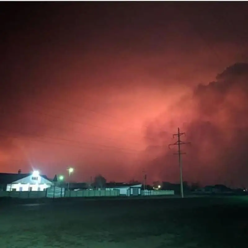 Тысячу гектаров степи между тремя павлодарскими селами охватил пожар