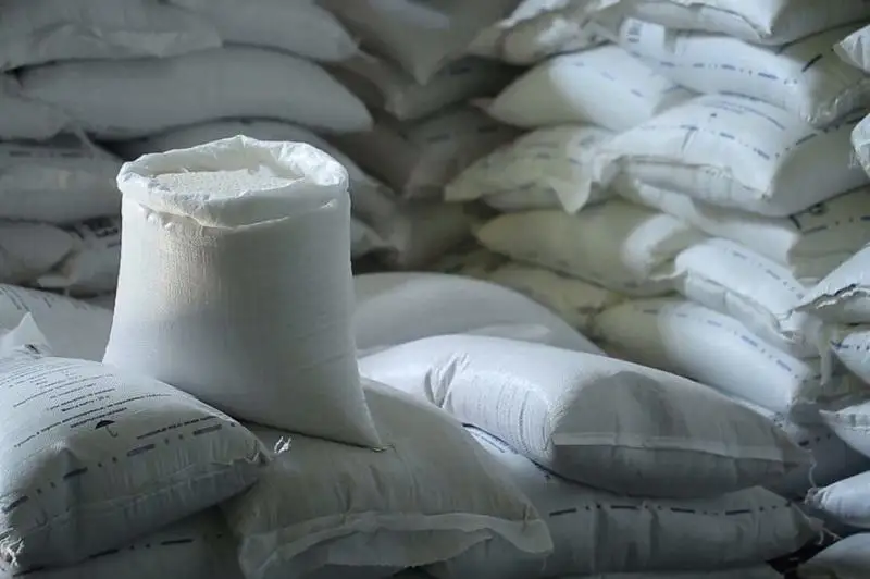 Не имеющему ПМЖ лицу завезли более 800 тонн сахара из России