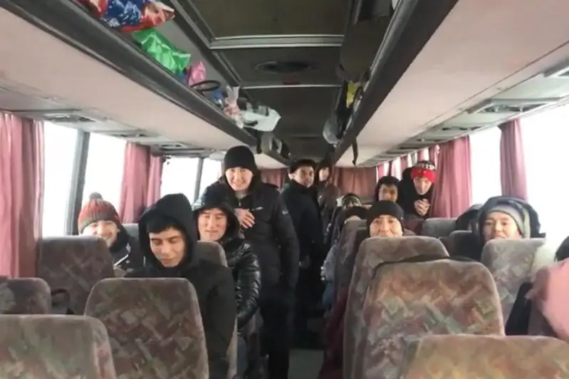 50 граждан Узбекистана спасли на трассе актюбинские полицейские