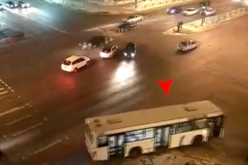 В столице пьяный мужчина угнал маршрутный автобус