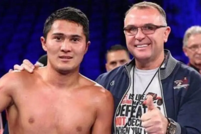 Казахстанский боксер из веса Головкина потерял три позиции в рейтинге IBF