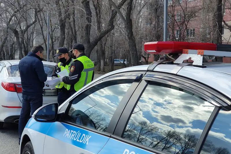 За час в Усть-Каменогорске выявлены 10 водителей, нарушивших режим ЧП