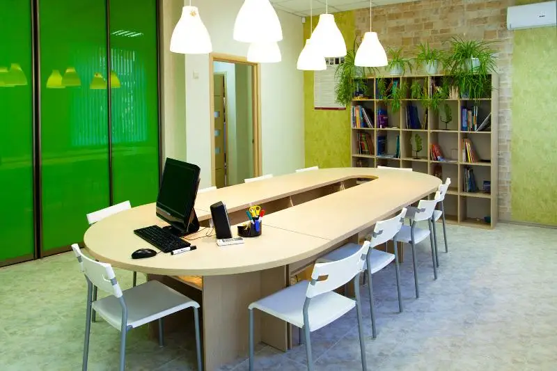 Образовательные центры возобновляют работу в Шымкенте