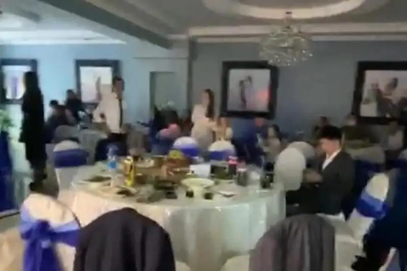 Бросили невесту с женихом при появлении полиции гости свадебного тоя в Таразе