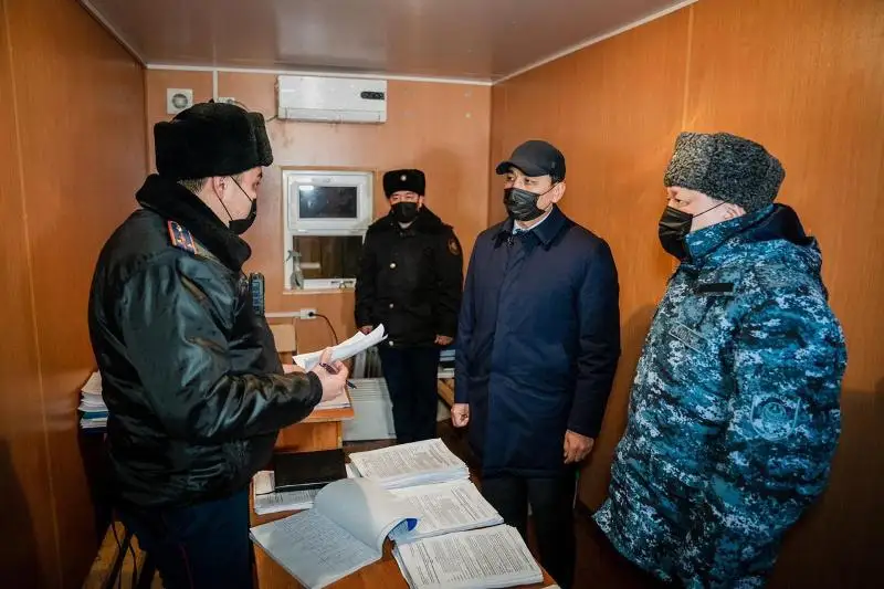 Аким столицы проинспектировал работу всех блокпостов города