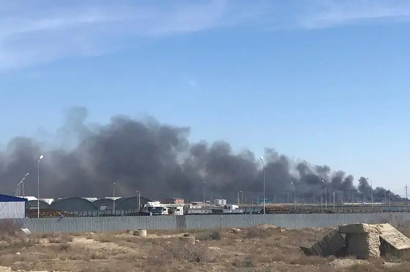 Камышовые заросли загорелись в окрестностях Атырау