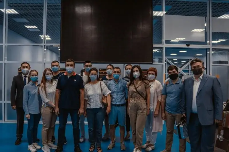 Врачи из Татарстана прибыли в Усть-Каменогорск для борьбы с коронавирусоом